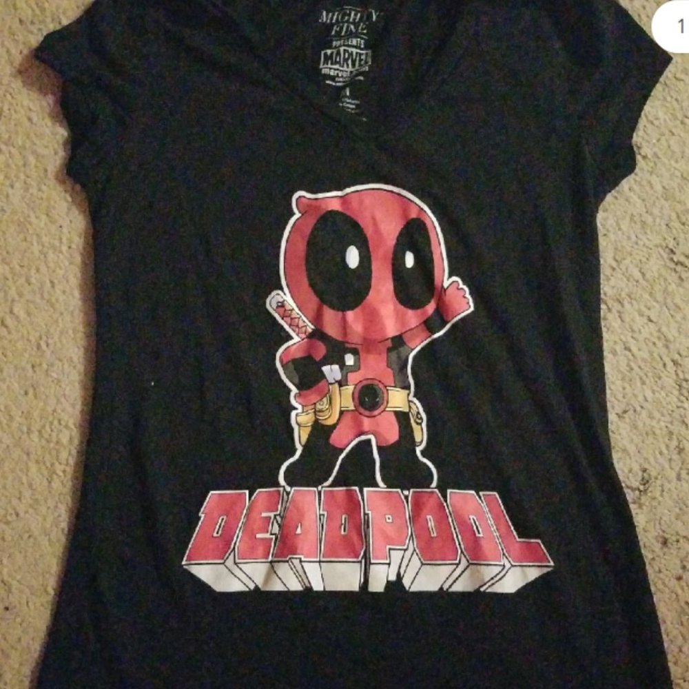 ladies deadpool t shirt. soft. new